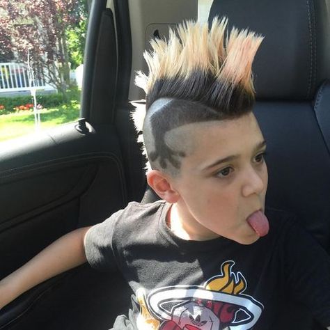 Mowhak Hairstyle Mens, Mowhak Hairstyle, Boys Mohawk, Hairstyle Mens, Punk Mohawk, Mohawks, Tom Selleck, Boys Haircuts, Long Hair Styles Men