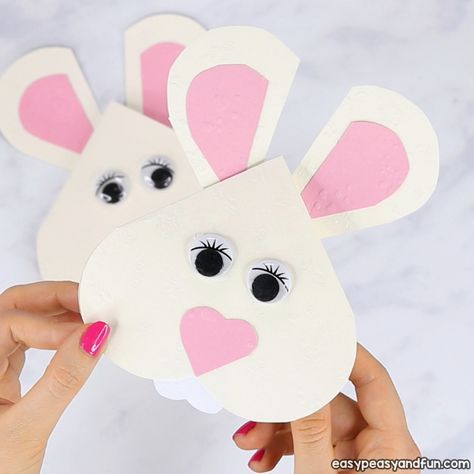 Wish someone a Hoppy Valentines’s day with this cute heart bunny craft.  This simple craft makes the coolest little Valentine’s day card, although you can just as easily use it for Easter too. *this post contains affiliate links* This bunny craft is great both as a Valentines day craft as well as an Easter craft … Heart Cat Craft Valentines Day, Valentine Ladybug, Animals Crafts, Crafts Valentines, Heart Animals, Lion Craft, Bunny Craft, Ladybug Crafts, Chicken Crafts