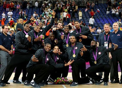 USA Mens Basketball Team Medal Ceremony Team Usa Basketball, Olympic Basketball, 2012 Summer Olympics, Sport Inspiration, Usa Basketball, Basketball Clothes, Nba Pictures, Usa Olympics, Basketball Uniforms