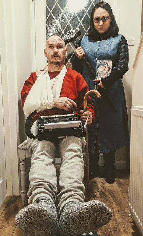 This Halloween, we were Annie Wilkes and Paul Sheldon from Stephen King's Misery. Stephen King Costume Ideas, Misery Halloween Costume, Stephen King Party Ideas, Stephen King Costumes, Stephen King Halloween Costumes, Misery Costume, Film Couples Costumes, Stephen King Themed Party, The Shining Couple Costume