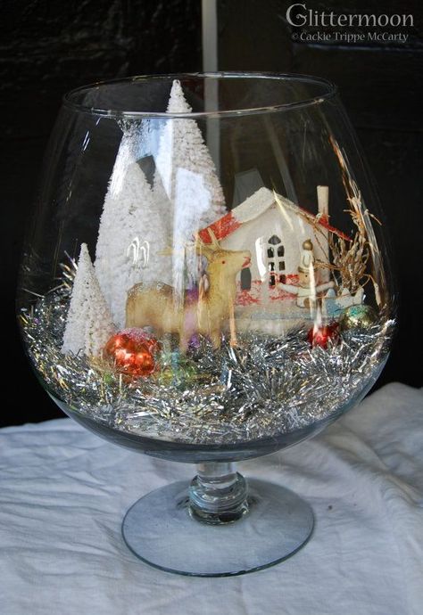 Christmas Apothecary Jars, Brandy Snifter, Christmas Interiors, Christmas Jars, Christmas Scenes, Christmas Scene, Vintage Christmas Decorations, Christmas Centerpieces, Christmas Images