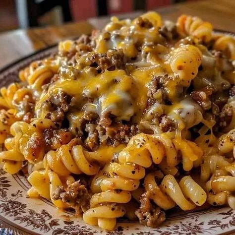 Hamburger Potato Soup, Mini Crockpot Recipes, Spaghetti Bolognaise, Cheeseburger Pasta, Ground Beef Pasta, Beef Pasta, Pasta Casserole, Elbow Macaroni, Easy Slow Cooker Recipes