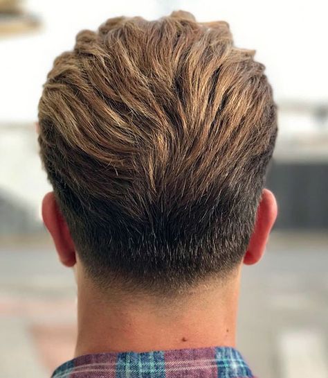 Short Flow with Tapered Sides and Back Mens Haircut Back, Classic Mens Hairstyles, Mens Summer Hairstyles, Low Fade Haircut, Tapered Hair, Taper Fade Haircut, Tapered Haircut, Hairstyle Men, Haircut Types