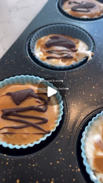 Fro Yo Peanut Butter Cups, Greek Yogurt Dessert, Greek Yogurt And Peanut Butter, Sundae Recipes, Peanut Butter Yogurt, Fro Yo, Pb Cups, Yogurt Dessert, Carb Snacks