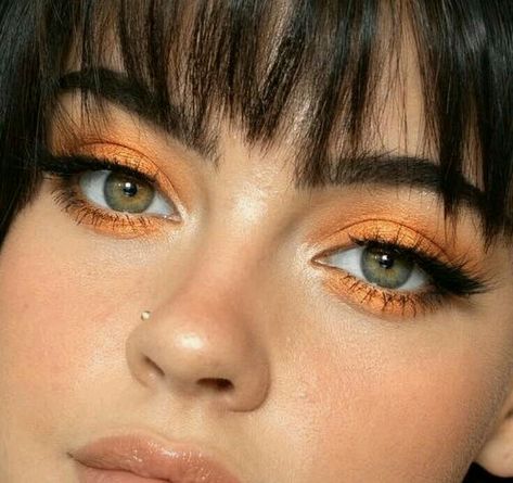 Smokey Eye With Orange, Makeup With Orange Eyeshadow, Bengals Makeup Looks, Orange Grunge Makeup, Colourful Bridal Makeup, Orange Lipstick Makeup Looks, Pumkin Makeup Eye, October Eye Makeup, Subtle Colorful Makeup