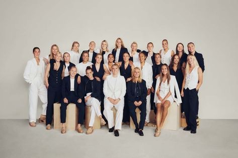 Millie Bright, Mary Earps, Football Stand, Confident Pose, Alessia Russo, Team Photoshoot, England Ladies Football, Group Photoshoot, Ellen White