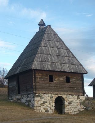 Ukrainian Architecture, French Country Architecture, Serbian Architecture, Fairy Tale Cottage, Tiny House Village, Rural Architecture, Serbia And Montenegro, Traditional Houses, Vernacular Architecture