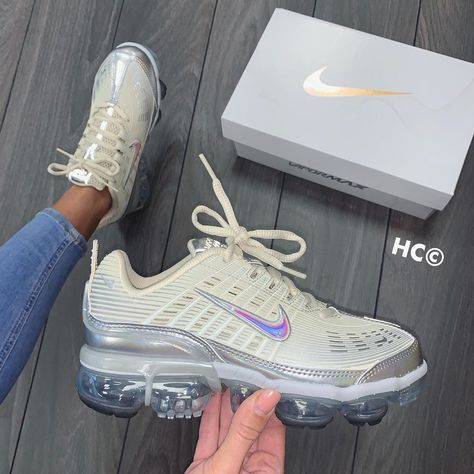 https://www.instagram.com/p/B8qi8U9hrt7/?igshid=s5yx4rc3y0gm Nike Vapor Max Air, Vapormax 360, Nike Vapor Max, Nike Vapormax, Jaguar Xk, Cute Nike Shoes, Air Max Women, Cute Nikes, New Sneakers