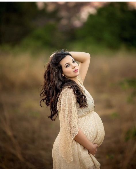 Maternity Pictures 2023, Outdoor Maternity Photos Just Mom, Maternity Poses Mom Only, Bright Maternity Pictures, Maternity Photography Poses Mom Only, Maternity Photoshoot Mom Only, Maternity Outdoor Poses, High End Maternity Shoot, Pregnant Poses Photoshoot