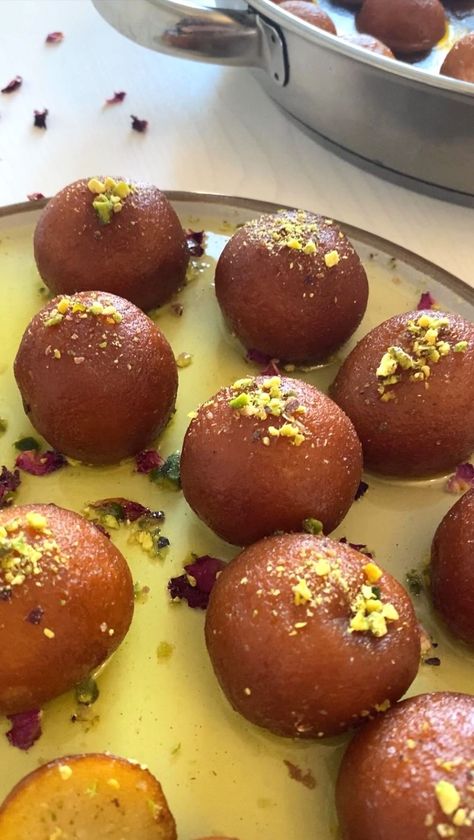 Gulab Jamun Aesthetic, Baked Gulab Jamun, Gulab Jamun Snap, Vegan Gulab Jamun, Gulab Jamun Fusion Dessert, Food Motivation, Gulab Jamun, Eid Special, Food Critic