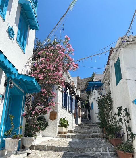 Blue and white buildings small Greek street mamma Mia Mama Mia Movie Aesthetic, Greek Mamma Mia Aesthetic, Mamma Mia Vibes Aesthetic, Mamma Mia Movie Aesthetic, Momma Mia Aesthetic, Greece Mamma Mia Aesthetic, Mama Mia Aesthetic Greece, Sophie Mamma Mia Aesthetic, Mama Mia House