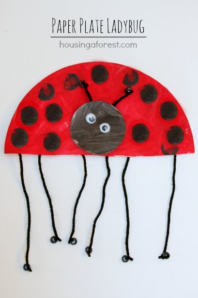 Paper Plate Ladybug ~ simple spring kids craft Spring Kids Craft, Red Crafts, Paper Plate Crafts For Kids, Insect Crafts, Ladybug Crafts, Bug Crafts, Spring Kids, Spring Crafts For Kids, Daycare Crafts