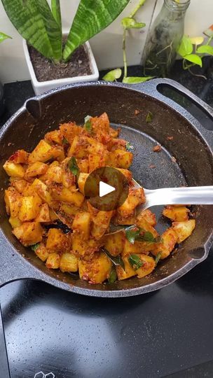 40K views · 683 reactions | மகாராஷ்டிரா உருளைக்கிழங்கு வறுவல் 😋👌| Maharashtra Aloo Fry😋👌Ingredients 👇Boil potatoTo grind:Soaked chili 10Garlic 15Soaked fennelTamarindSaltSugarPreparation:Oil mustardCurryleavesMasala pasteSalt (optional)Boiled potato#aloo #potatofry #potato #maharashtra #veggies #vegetables #mumbai #foodreels #recipe #lunc | SpicySamayals Aloo Fry Recipes, Potato Aloo, Aloo Fry, Boil Potatoes, Fry Recipes, Boiled Potatoes, Fried Potatoes, Mumbai, Potato