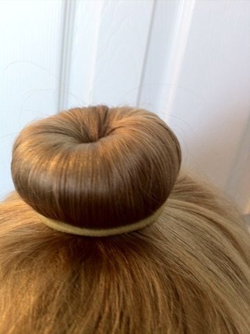 How To Make A Ballet Bun, Easy Ballet Bun, Girls Ballet Hair, Ballet Concert, How To Bun, Ballet Hair Bun, Ballet Bun Kids, Ballet Bun With Braid, Seussical Costumes