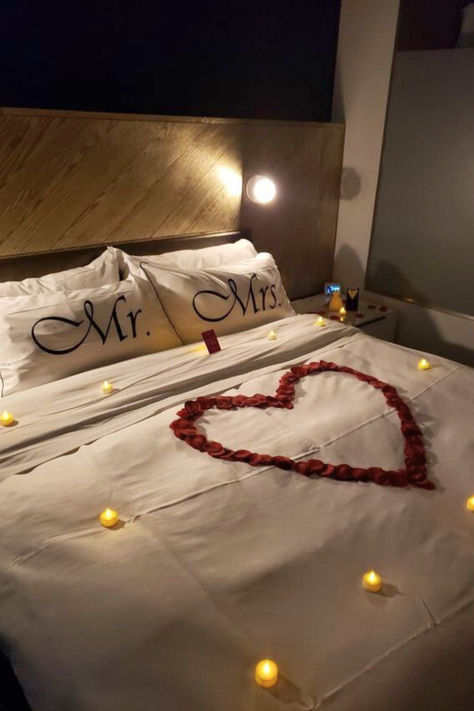 Anniversary Bedroom Ideas For Couple
#aniversarydecor #bedroomdecor #decorations #romanticbedroom #surprisebedroom Romantic Bedroom Ideas For Couples Decoration, Honeymoon Bed, Honeymoon Bedroom, Honeymoon Rooms, Wedding Night Room Decorations, Romantic Room Surprise, Romantic Dinner Decoration, Romantic Valentines Day Ideas, Romantic Room Decoration