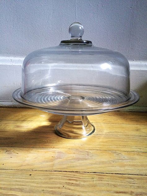 Vintage Anchor Hocking Park Avenue / Manhattan by GoodDesign4All Glass Cake Dome, Cake Stand Decor, Cake Stand With Dome, Cake Pedestal, Pedestal Cake Plate, Cake Stand Display, Trifle Bowl, Cake Dome, Vintage Cake Stands