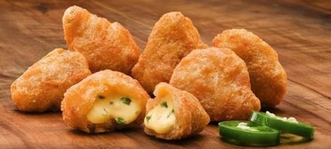 Cheese Nuggets, Nuggets Recipe, Fast Food Items, The Munchies, Cheese Bites, Cheese Topping, Chili Cheese, Fried Food, Food Items