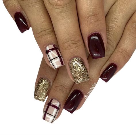 Fall Nails Flannel Design, Fall Nail Colors Plaid, Fall Plaid Nails 2022, Fall Plaid Nail Art, Thanksgiving Nails Plaid, Thanksgiving Plaid Nails, Plaid Accent Nails, Fall Nails Plaid Accent, Maroon Plaid Nails