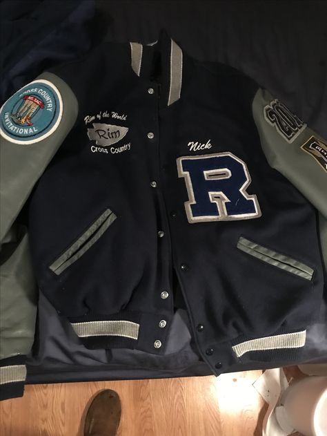 Personal letterman jacket earned from varsity cross country. Letter Men Jackets, Cute Letterman Jacket Outfits, Vasity Jacket, Jacket Outfit For Men, Korean University, Letterman Jacket Outfit, Varsity Outfit, Senior Jackets, Varsity Jacket Outfit