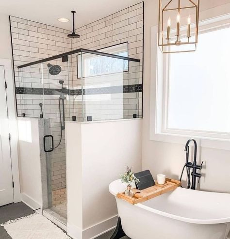 Whirlpool Tub With Shower Combo, Enclosed Showers Walk In, Small Master Bath Ideas Layout, Corner Shower Ideas, Small Master Bath, Home Decor Scandinavian, Tub Design, Target Home, Full Bathroom Remodel