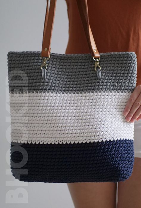 How to Make a Simple Crochet Bag + Free Pattern & Tutorial Single Crochet Bag Free Pattern, Summer Bags Crochet, Tote Crochet, Handbags Patterns, Crochet Beach Bags, Free Crochet Bag, Crochet Bag Tutorials, Crochet Bag Pattern Free, Bag Pattern Free