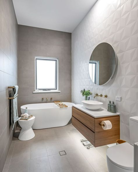 Minimalist White Bathroom, Circle Bathroom Mirror, Bathroom Tile Combinations, Small Bathroom Inspo, Bathroom Tiles Wall, Textured Bathroom, Bathroom Tiles Combination, Tile Combinations, Vanity And Mirror