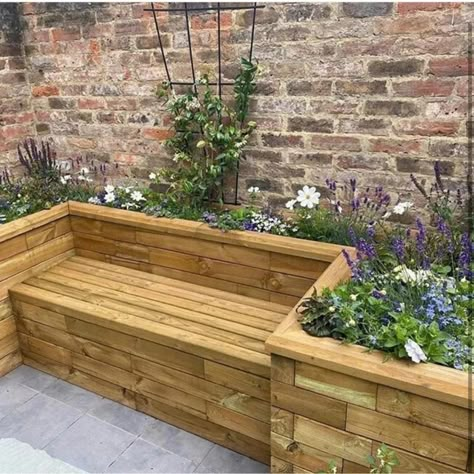 Brick Retaining Wall Garden Bed, Diy Bench With Planter Boxes, Raised Bed Bench, Retaining Wall Planter Ideas, Planter With Bench, Planter Seating, Planter Box Bench, Raised Beds Garden, Classic Backyard