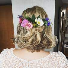 Hair Flower Crown, Short Textured Bob, Textured Bob Hairstyles, Short Bridal Hair, Beautiful Wedding Hair, Flower Crown Hairstyle, Wedding Hairstyles Bride, Wedding Hair Inspiration, Hair Flower