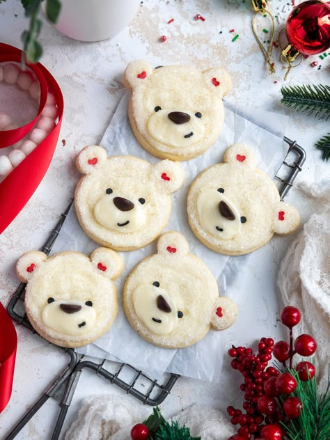 These adorable polar bear cookies are incredibly soft and chewy and are topped with the most delicious homemade buttercream frosting. Chelsweets Christmas Cookies, Decorated Cookies Recipes, Polar Bear Christmas Cookies, Best Cookies Christmas, Cute Desserts Christmas, Christmas Cookies Board, Easy Christmas Cookie Box Ideas, Kids Holiday Cookies, Good Christmas Cookie Recipes