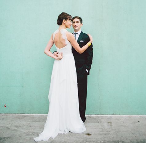 Short Groom Wedding Photos, Wedding Photos Short Groom, Taller Bride Than Groom Photo Ideas, Wedding Photos Taller Bride, Wedding Poses For Tall Bride And Short Groom, Tall Brides Short Groom, Short Groom Tall Bride Photo Ideas, Bride Taller Than Groom, Short Groom Tall Bride