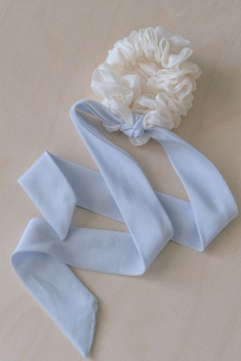 Diy Elastic, Diy Hair Scrunchies, Hair Scarves, Bridal Jewellery Inspiration, Diy Hair Accessories Ribbon, Head Scarf Tying, Greenville South Carolina, Hair Essentials, Girly Accessories