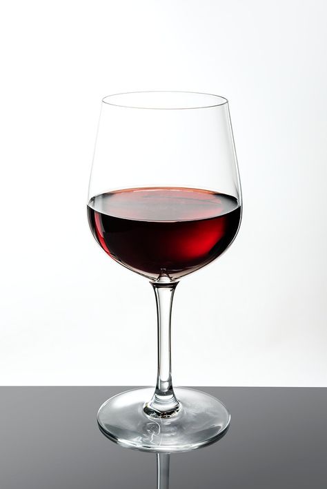 Red wine in a glass on white background | free image by rawpixel.com / roungroat Soc Tattoo, Wine Glass Reference, Red Wine Photography, Wine Glass Images, White Backround, Liquor Glass, Wine White, Wine Photography, Realistic Drawing