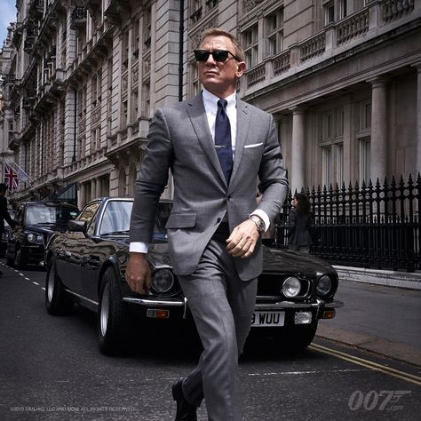 Bond 25 first look No Time To Die, Daniel Craig, James Bond, No Time, A Man, Sunglasses, Black