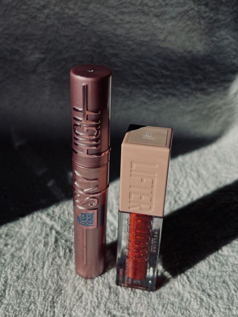 Sky High Mascara Waterproof, Lip Gloss And Mascara, Mascara And Lip Gloss, Sky High Waterproof Mascara, Bronze Lips, Lipstick Guide, Lifter Gloss, Brown Hairstyles, Maybelline Mascara