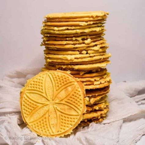 Classic Anise Pizzelle Recipe - Waiting for Blancmange Butterball Cookies, Amaretti Cookie Recipe, Italian Christmas Cookie Recipes, Italian Lemon Cookies, Pizzelle Recipe, Italian Almond Cookies, Italian Christmas Cookies, Waffles Easy, Waffle Cookies