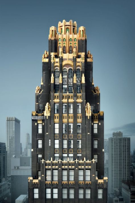 @hythacg on Instagram American Radiator Building, Bryant Park Hotel, Nature Paper, Streamline Moderne, Art Deco Buildings, Bryant Park, American Architecture, High Rise Building, Park Hotel