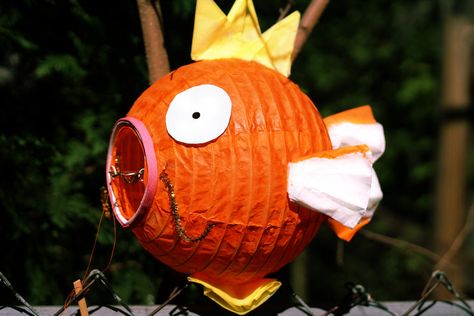 Magikarp Paper Lantern (day 59) by Suichu-Kokyu on DeviantArt Birthday Party Pokemon, Pokemon Pinata, Pokemon Wedding, 21st Birthday Games, Pokemon Themed Party, Pokémon Birthday, Pokemon Room, 3d Pokemon, Pokémon Party