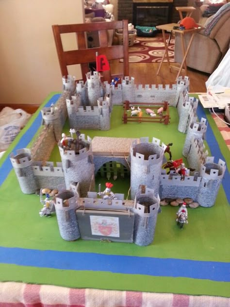 Nate's medieval castle project Castle School, Model Castle, Castle Crafts, Castle Project, Cardboard Castle, Kids Castle, Castle Art, History Projects, 7th Grade