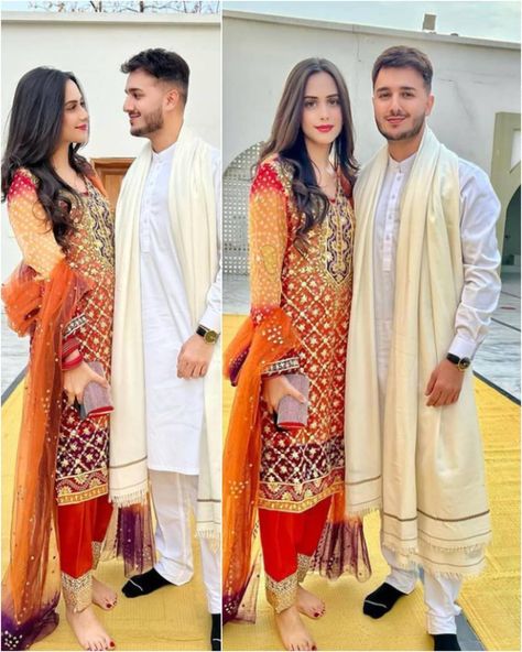 Shahveer Jafry with his wife Ayesha at a wedding event.

#ShahveerJafry #AyeshaBeig Ayesha Beig Outfits, Shahveer Jafry And Ayesha, Ayesha Beig, Shahveer Jafry, Bridal Outfit, Perfect House, Bridal Outfits, Wedding Event, Wedding Events