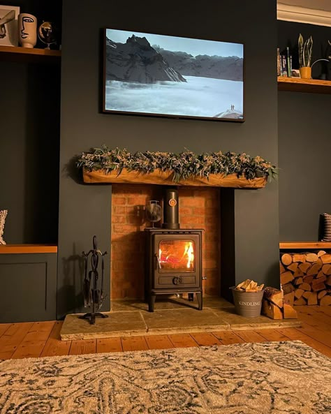 Scottish Living Room, Brick Fireplace Log Burner, Above Fireplace Ideas, Tv Above Fireplace, Log Burner Living Room, Dream Fireplace, Tv Over Fireplace, Cottage Fireplace, Built In Shelves Living Room