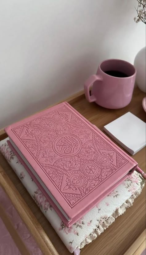 Pink Theme Wallpaper, Muslim Prayer Room Ideas, Prayer Room Ideas, Salah Prayer, Theme Wallpaper, Al Qur'an Aesthetic, Quran Book, Muslim Prayer, Pink Theme