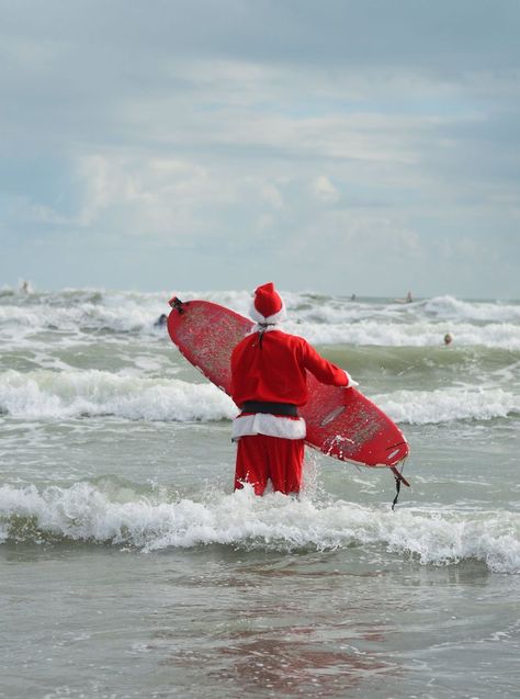 December Greetings, Beach Santa Photos, Tropical Santa Claus, Summer Xmas, Florida Santa Claus, Santa At The Beach, Christmas On The Beach, Hotel Laguna, Tropical Santa Claus At The Beach