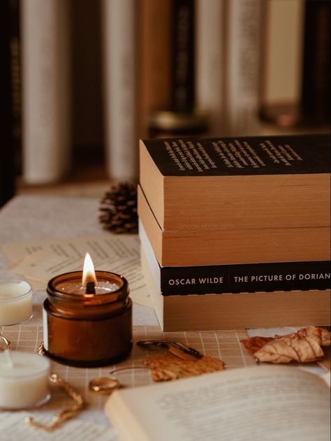 Book Photography Ideas, Candle Pics, Bookstagram Aesthetic, Candle Photography, Books Photography, Bookstagram Ideas, Classic Novels, Autumn Candle, Candles Photography