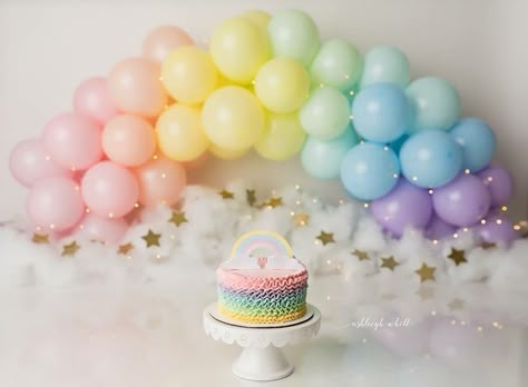 Pastel Rainbow Cake Smash Photo Shoot Idea Gökkuşaği Pasta, Unicorn Cake Smash, Pastel Rainbow Cake, Cake Photoshoot, Cake Smash Theme, Rainbow First Birthday, 1st Birthday Girl Decorations, Smash Cake Girl, 1st Birthday Photoshoot