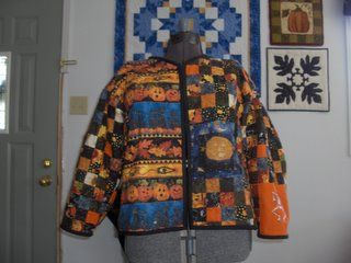 Sunshower Quilts: Sweat Shirt Jackets Sweatshirt Jackets Diy, Quilted Sweatshirt Jacket, Quilted Coat Pattern, Wardrobe Revamp, Quilted Clothing, Quilted Sweatshirt, Quilt Coat, Jacket Pattern Sewing, Quilt Jacket