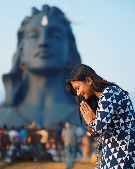 Volanath Photo, Mandir Photo Pose, Temple Selfie, Lord Venkateswara Images Full Hd Wallpaper, Bhole Nath, Isha Yoga, Beauty And The Beast Movie, Temple Photography, Blur Background In Photoshop