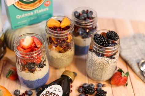 Begin the upcoming year by indulging in a delightful morning meal consisting of chia seeds, dates, and date syrup, all sprinkled over quinoa flakes that have been soaked overnight.⁠ #healthyrecipe #healthysnack #breakfastideas #veganrecipe High Protein Overnight Oats, Quinoa Recipes Breakfast, Quinoa Flakes, Protein Overnight Oats, Date Syrup, Blue Spirulina, Spirulina Powder, Quinoa Breakfast, Protein Packed Breakfast