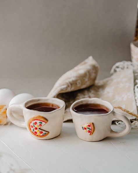 🍕✨ Celebrate your love for pizza with these unique handmade pizza-themed couple mugs! Perfect for couples or best friends, each mug is crafted with care and creativity, making it the ultimate gift for someone special. Every detail is handmade with love, so you can enjoy the fun of sharing every sip together. Whether it’s your morning coffee or evening tea, these mugs symbolize your bond in the most delicious way! 100% handmade, these mugs offer a personal touch and a unique style. Now availab... Couples Activity, Gifts For Engaged Friend, Handmade Pizza, Couple Mug, Couples Coffee Mugs, Mug Crafts, Pizza Design, Engagement Gifts For Couples, Wedding Cups