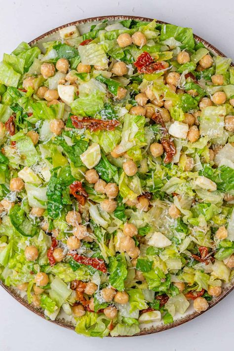 Scala Chopped Salad, Salad At Home, Greek Orzo Salad, Chopped Salad Recipes, Romaine Lettuce Salad, Packed Lunch, Famous Recipe, Italian Salad, Large Salad Bowl