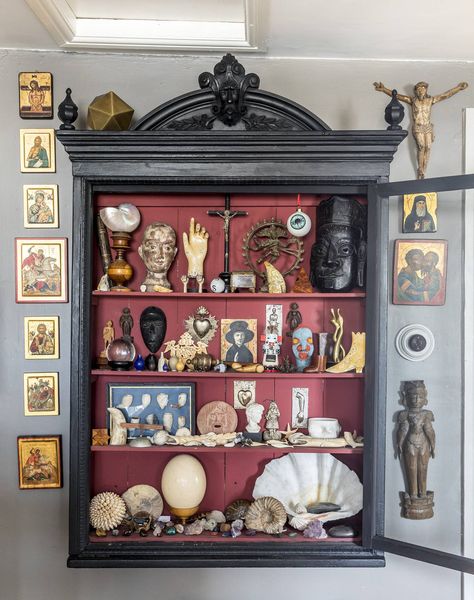 Victorian Cabinet Of Curiosities, Curio Display Cabinet, Curio Cabinet Aesthetic, Victorian Curio Cabinet, Victorian Curiosity Cabinet, Cabinet Of Curiosity Aesthetic, Oddities And Curiosities Decor, Oddities Shop Aesthetic, Miniature Cabinet Of Curiosities